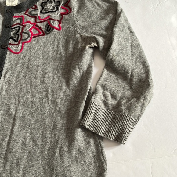 Dark grey with embroiled flowers white and fucsia. - Picture 4 of 8